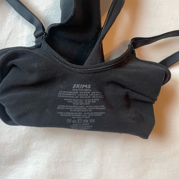 Skims Seamless Sculpt Thong Bodysuit - Picture 4 of 4